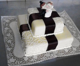 Emeletes menyasszonyi torta